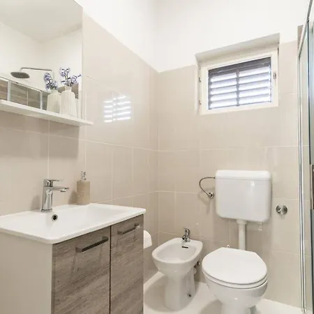 Tre Perle Vacation House With Garden And Parking Vir