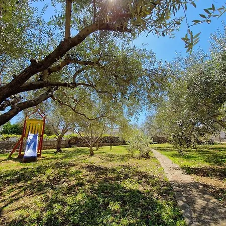 Tre Perle Vacation House With Garden And Parking Ferienhaus Vir